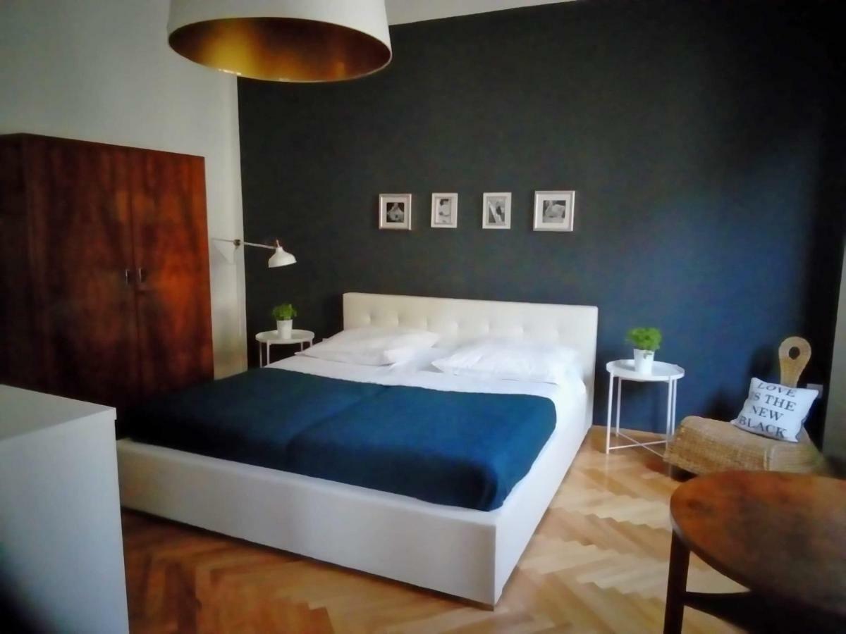 Luxury Old Town Apartment Пула Екстер'єр фото