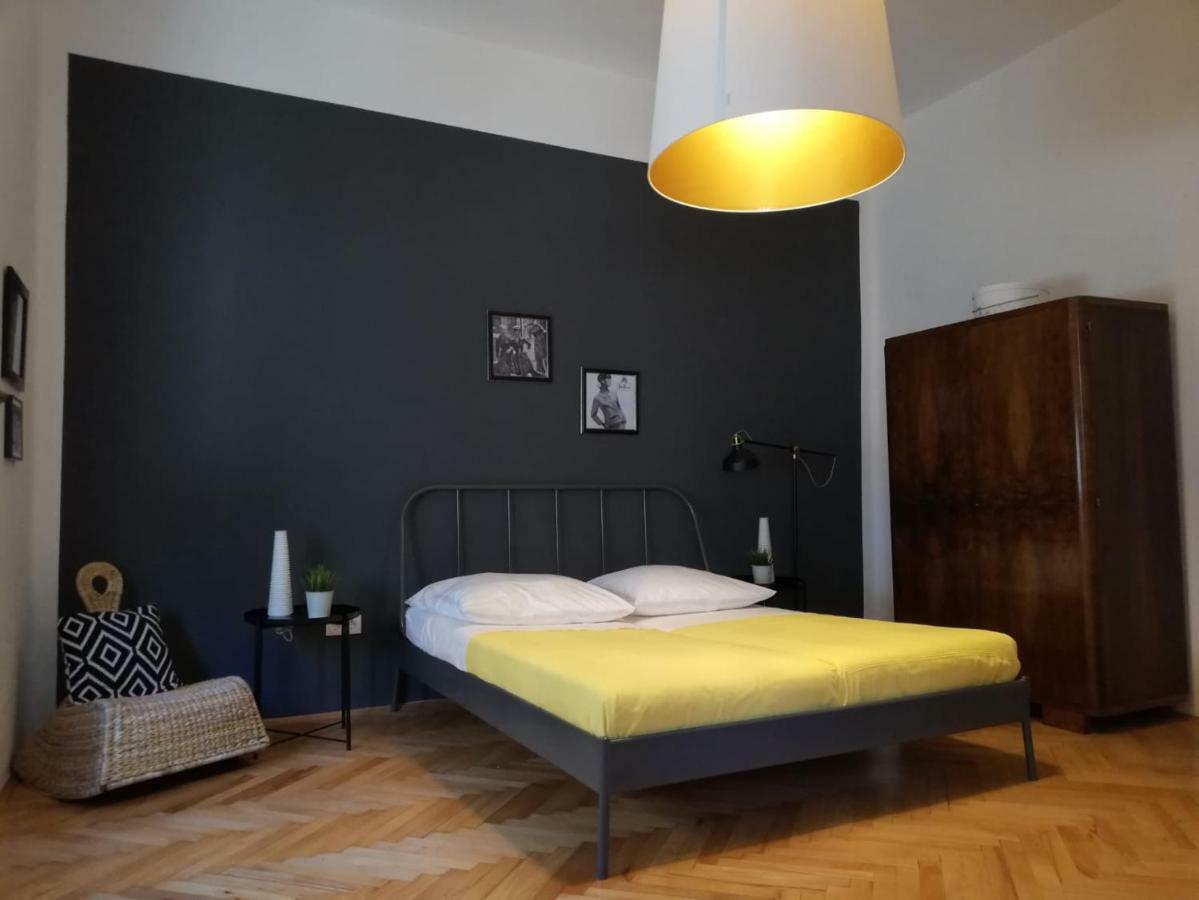 Luxury Old Town Apartment Пула Екстер'єр фото