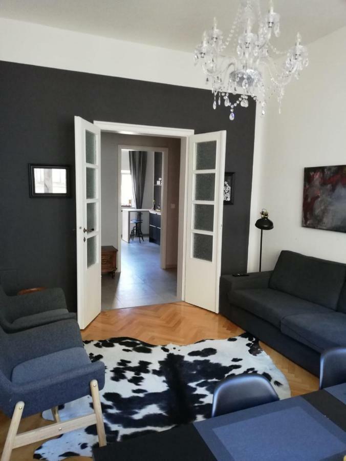 Luxury Old Town Apartment Пула Екстер'єр фото